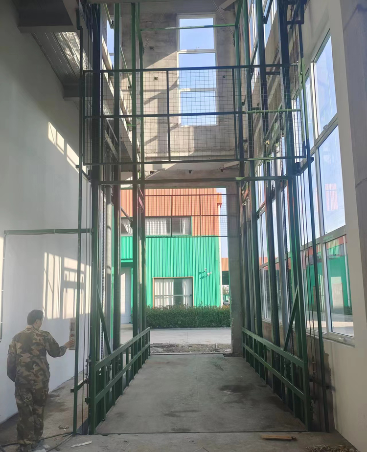 液压升降货梯