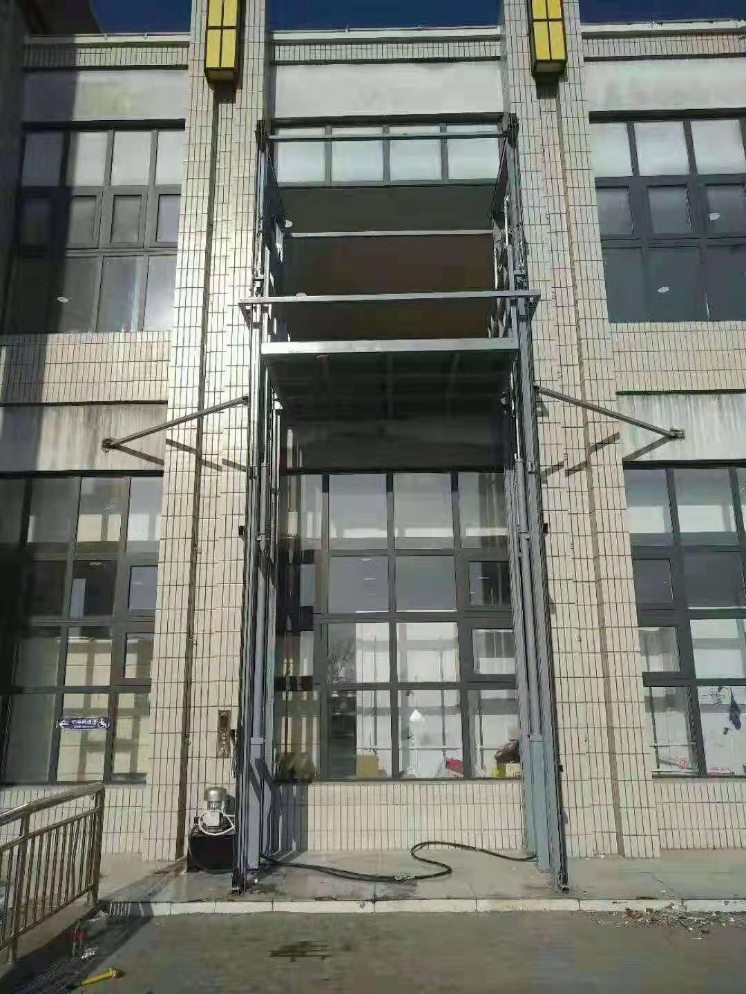 升降货梯